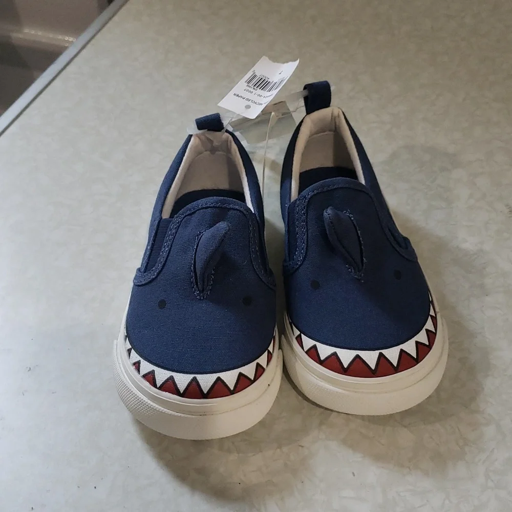 NWT Baby Gap Shark Shoes‎ size 7